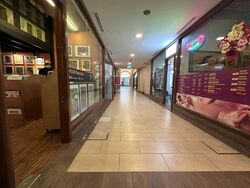 Burlington Square (D7), Retail #451304811